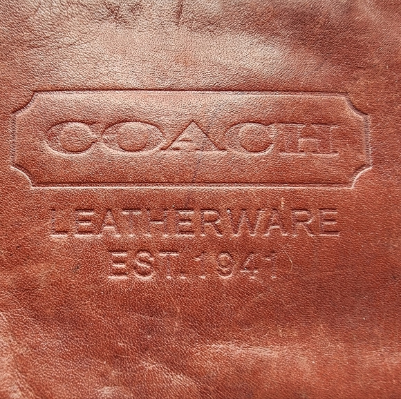 Vintage Coach Erikson Coin Purse in maroon red leather. - Picture 3 of 10